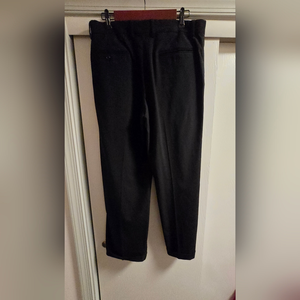 Van Heusen Men's Black Dress Pants – Classic Tailored Style